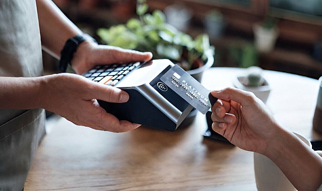 Bankalar Müşterilerine Peş Peşe Mesaj Yolladı: Bu Kişilerin Kredi Kartı Limitleri Kapatılacak